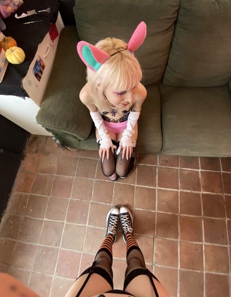 Locallbimbo model free photo