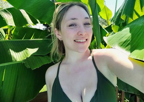 Julia tv star adult img