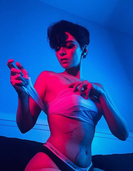 Vain Virgo erotic actress pictures