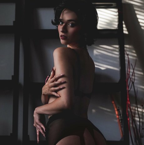 Vain Virgo pornstar exclusive image