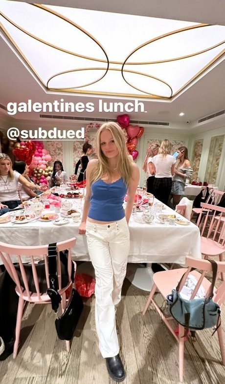 Miaslife nude model images