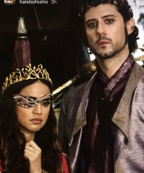 Summer Bishil sexy actress picture