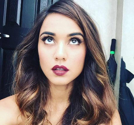 Summer Bishil nice star img