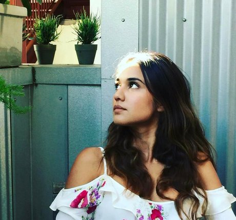 Summer Bishil star beautiful pictures