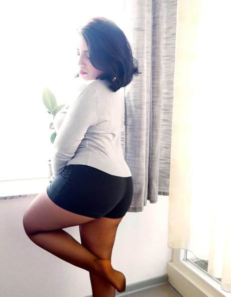 curvy nude onlyfans erotic picture