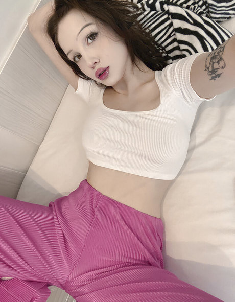 Emmavipp model erotic images