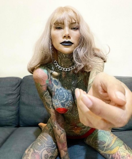 Sour heart1 free model photos