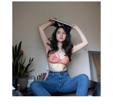 Nina Valencia beautiful actress img