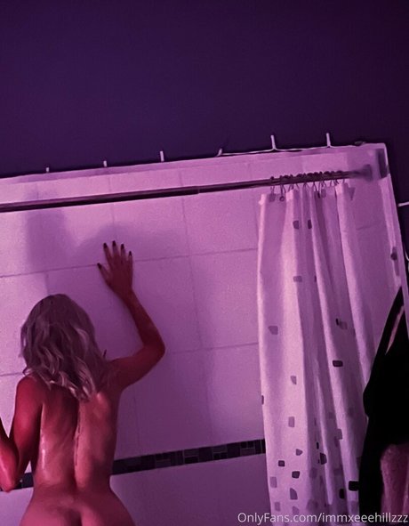 naughtyblondexx pretty pornstar pic