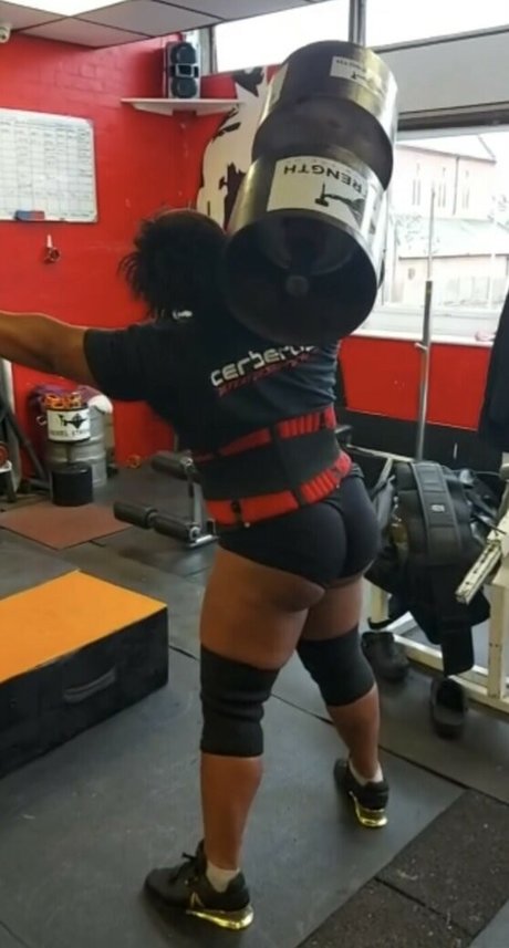 StrongWomen_ beautiful actress image