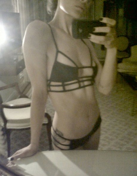 curvy shemale onlyfans art naked pics