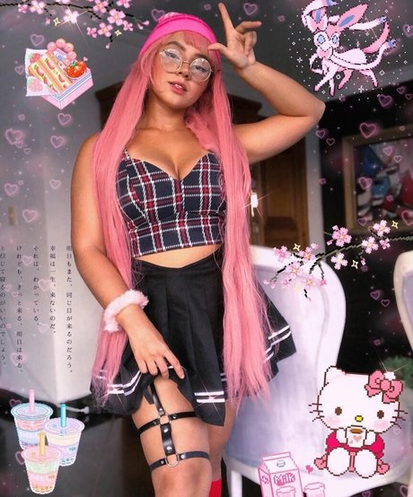 lauratsukii pornstar hot gallery