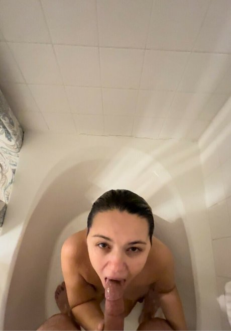 AshLeague nude star archive