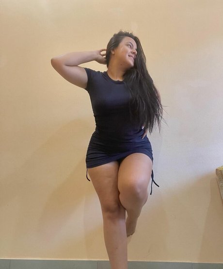 female influencer onlyfans sexy image