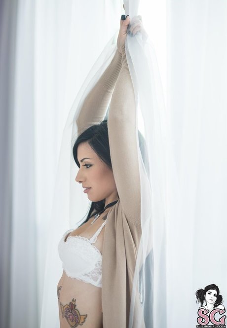 Ellie Alien ASMR pornographic star archive