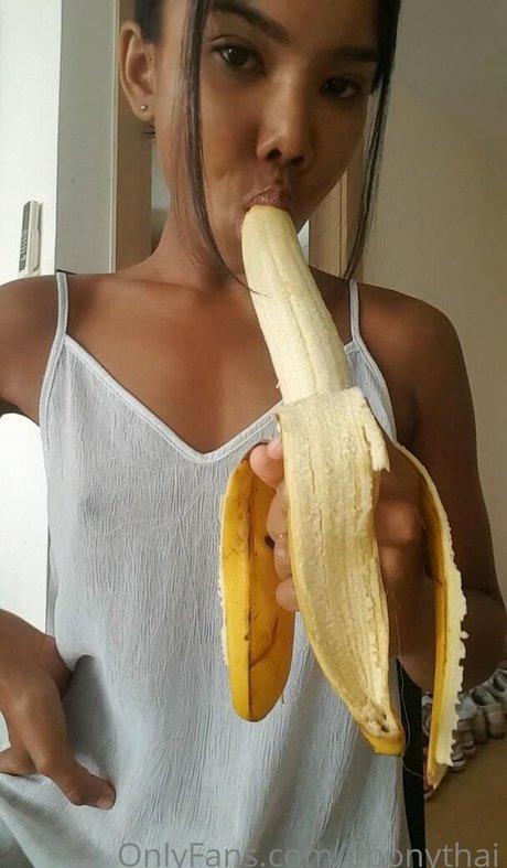 Mint Ebony star hot pic