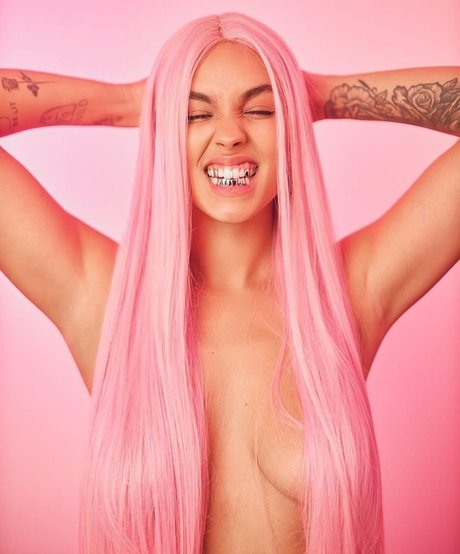 strapon onlyfans pornographic gallery