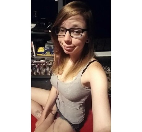 Gabby Swears pornographic model archive