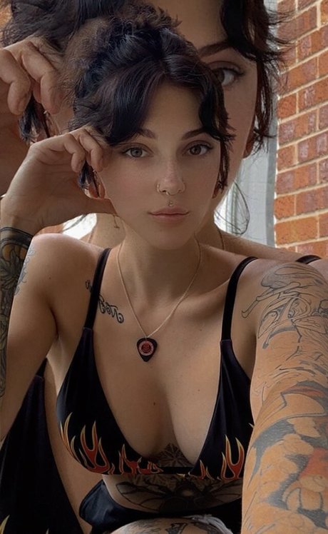 Gigisleek star beautiful pics