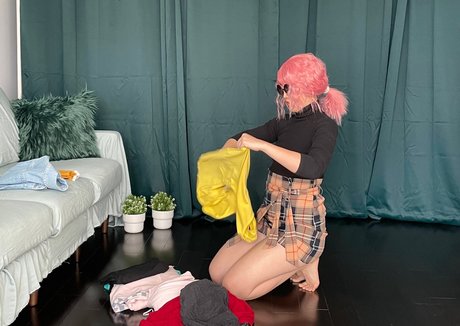 Studio Juniper art star pic