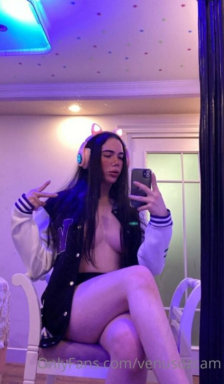 Venus Ozcam star nude photo