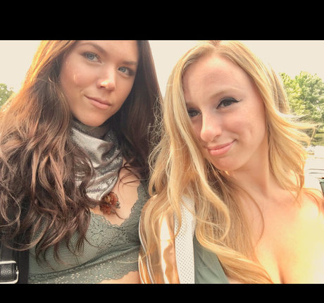 Yillian pretty pornstar pic