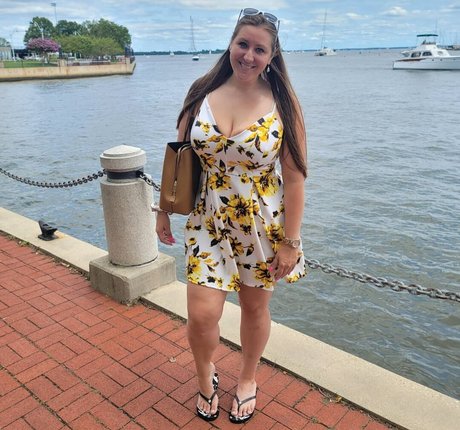 blonde shemale onlyfans free pictures