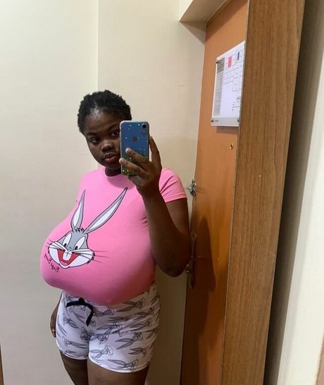 Chioma lovv nude actress pic