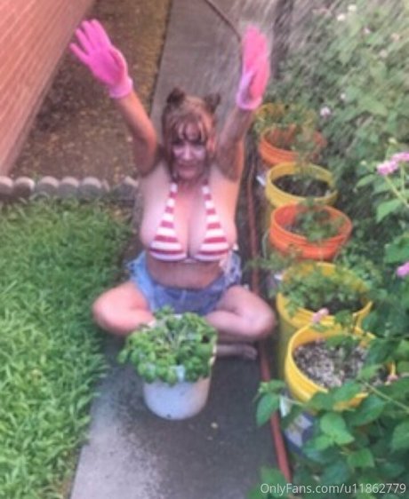 Julie K Smith naked actress img