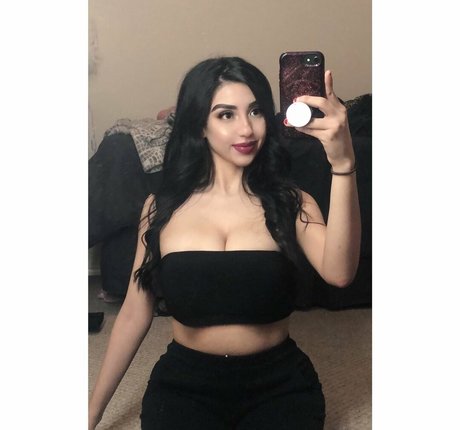 Alexandra Nicole hot star photos