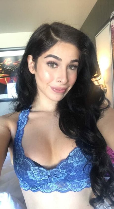 Alexa Scout nice actress gallery