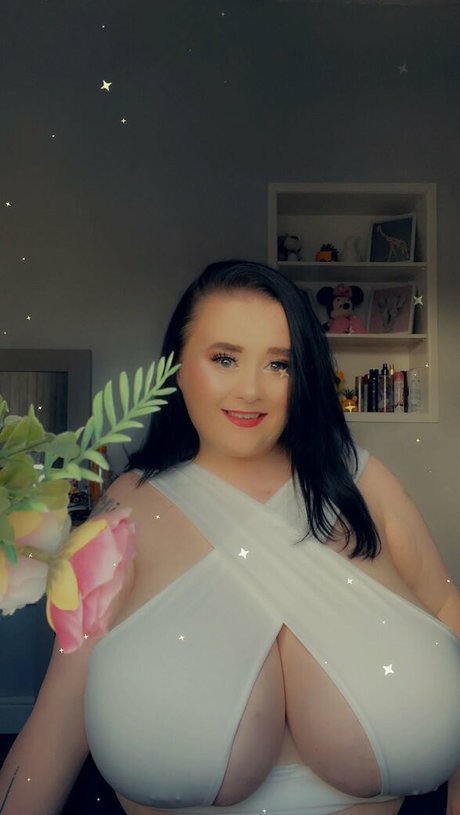 Subbiedee naked actress image