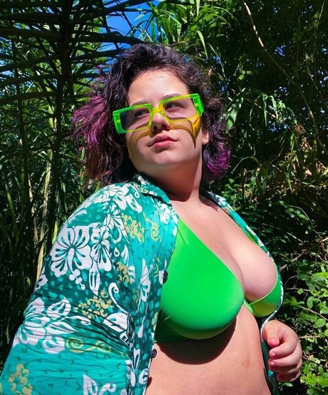 Karol Lannes model adult images