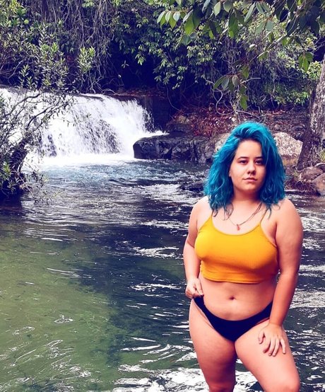 Karol Lannes naked model img