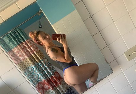 AEW Laynie Luck star sexy pictures