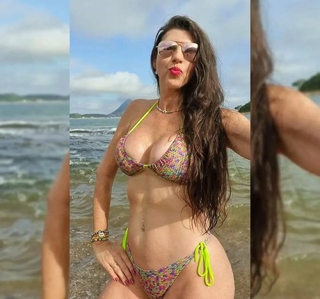 Pytykely model erotic picture