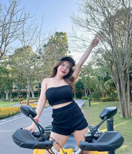 Wanvisa Yodprasart model top image