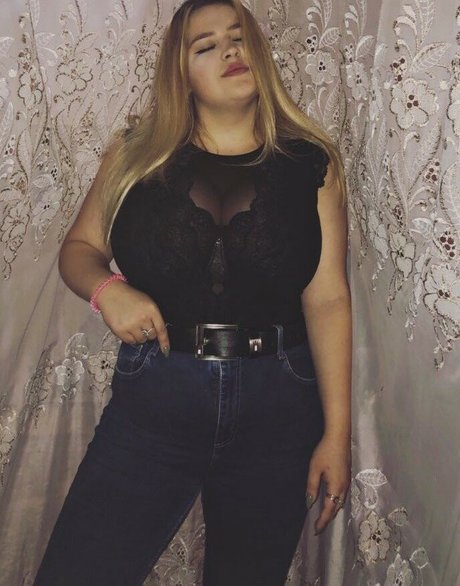 Julia Chegodar naked star pictures