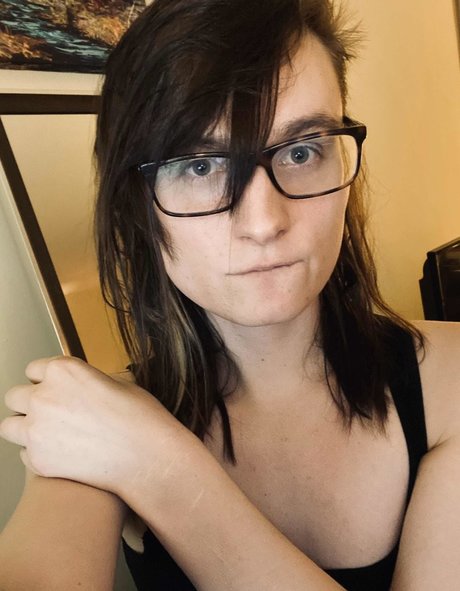 Ava Shade porn actress photos