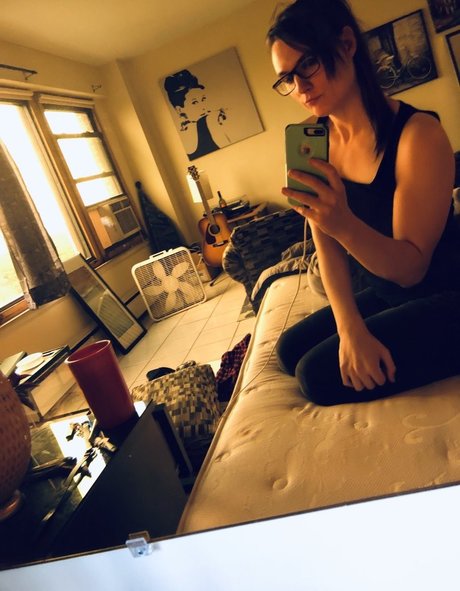 Ava Shade erotic pornstar picture