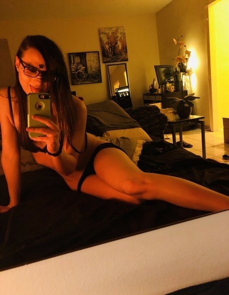 Ava Shade exclusive pornstar img