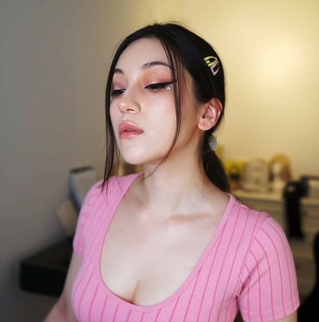 MaiLinh nude actress img