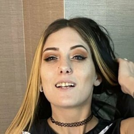 Mia Sins exclusive model pic