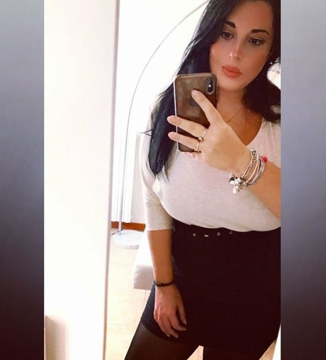 Valeria Vela naked star picture