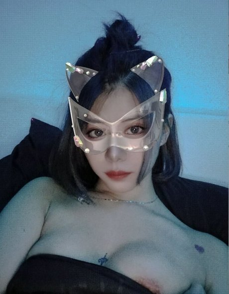 HyunIris model free pictures