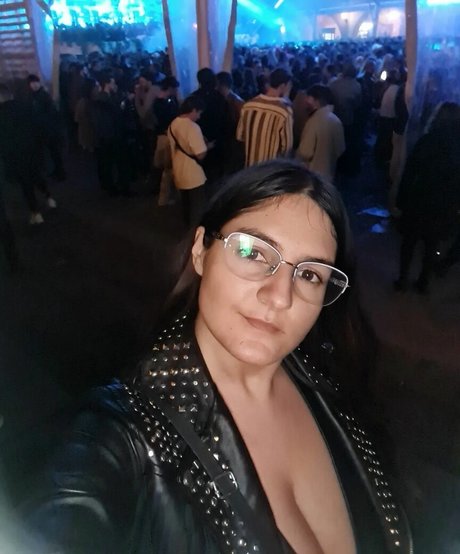 Ann Cygnus model porn pic