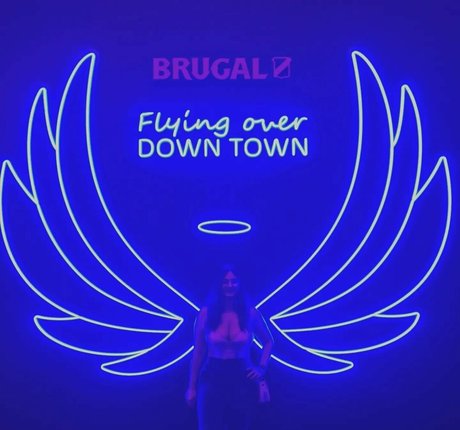 Ann Cygnus erotic pornstar pic