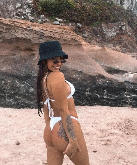 Wuritanaaa model adult photos