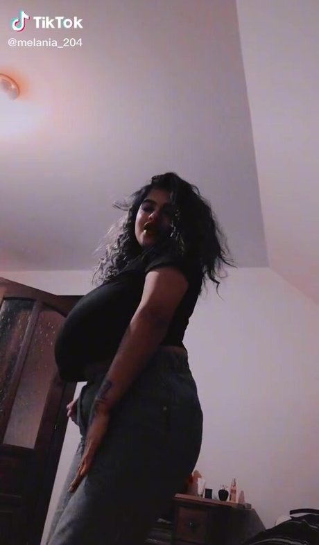 Melannia star hot picture