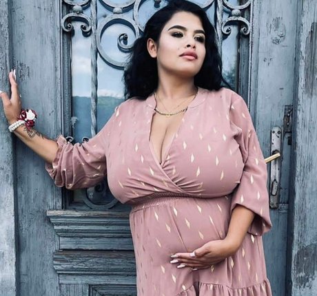 Melannia free pornstar pic